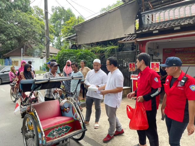 
					Komunitas Mobil Pajero Indonesia One Chapter Tangerang Raya Gelar Baksos Jumat Berkah.