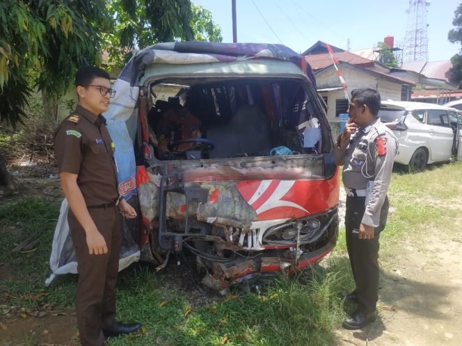 
					Berkas Perkara Lengkap, Penyidik Limpahkan Tersangka ke JPU Terkait Kecelakaan di Peudawa, Aceh Timur