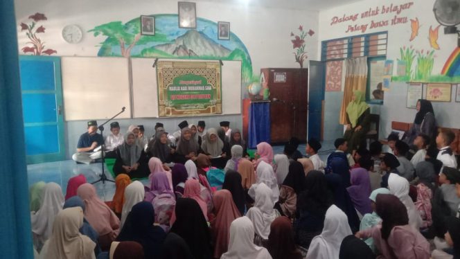 
					SDN.04 Pelutan Pemalang Adakan Maulid Nabi Muhammad SAW