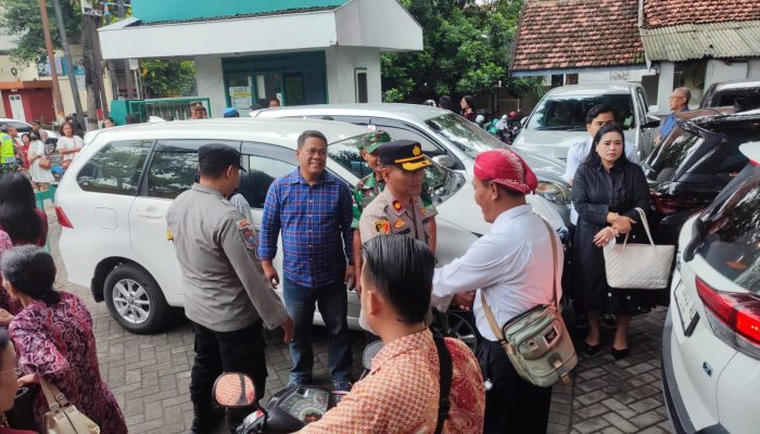 Kapolsek Bersama Muspika Pesantren Cek Ibadah Perayaan Natal di Sejumlah Gereja